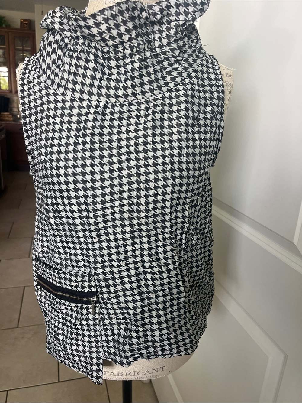 EUC Chalet black and white houndstooth oversized cowl neckline sleeveless top  S